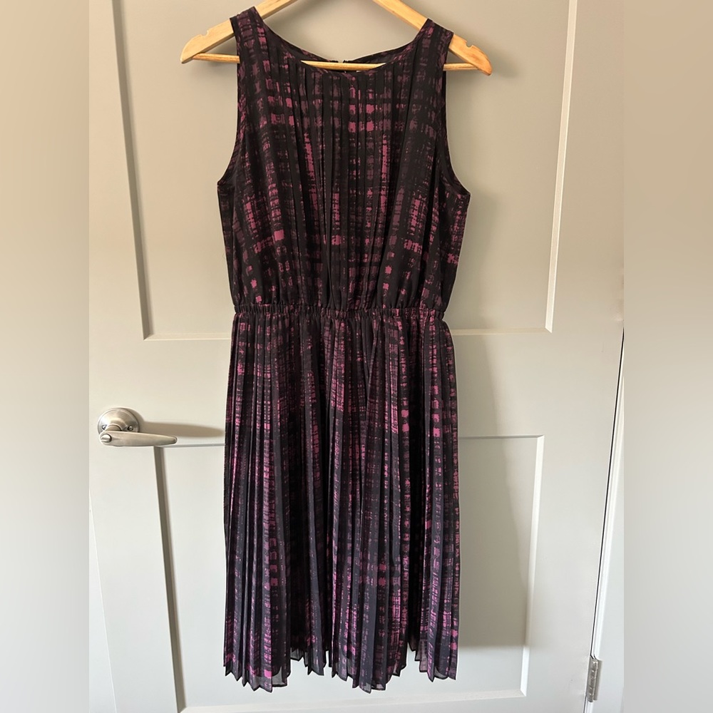 Banana Republic NWT Pleated Dress Sz 8
